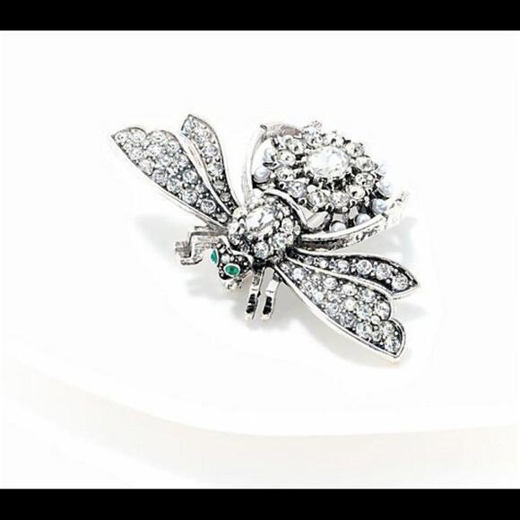 Joan Rivers Amy's Crystal Bee Pin - Picture 1 of 2